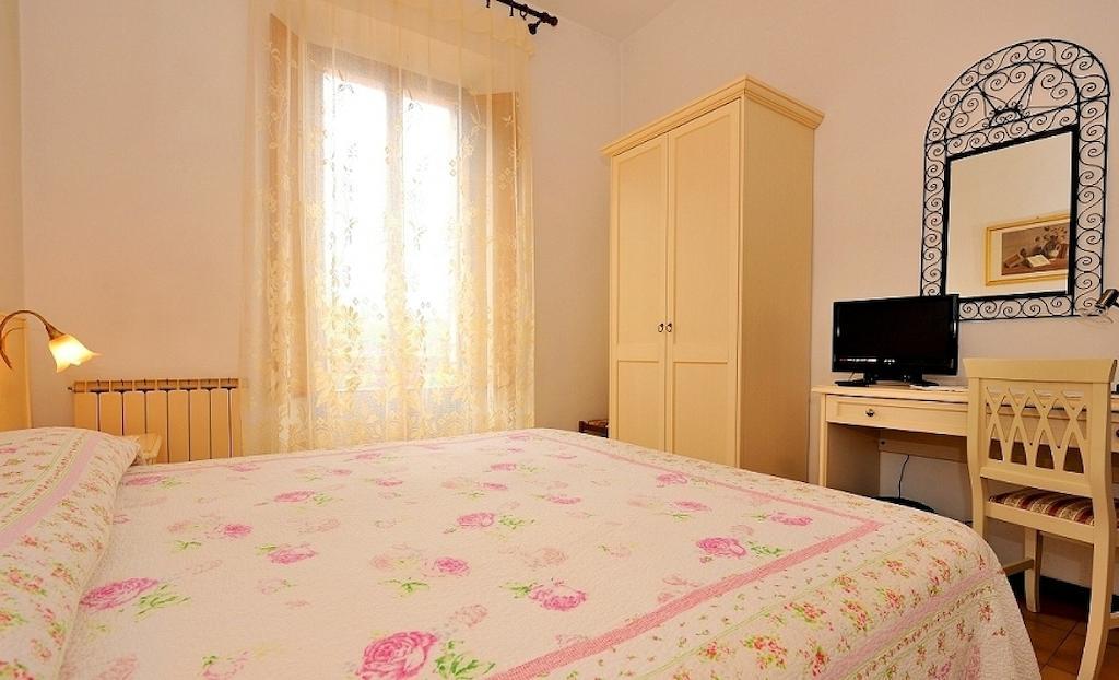 Hotel San Sebastiano Perugia Room photo